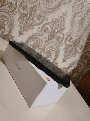 xiaomi mi 5 pro: Xiaomi Mi 8 Pro, 64 ГБ, цвет - Серый, 
 Сенсорный, Отпечаток пальца, Две SIM карты