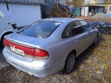 тико машина: Mazda 626: 1992 г., 2 л, Механика, Бензин, Хетчбек