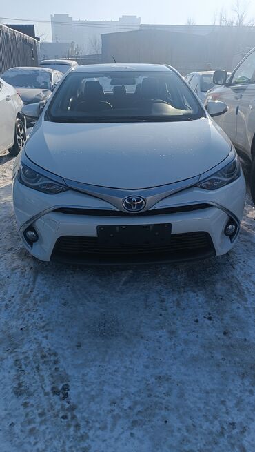 Toyota: Toyota Corolla: 2018 г., 1.8 л, Робот, Гибрид, Седан