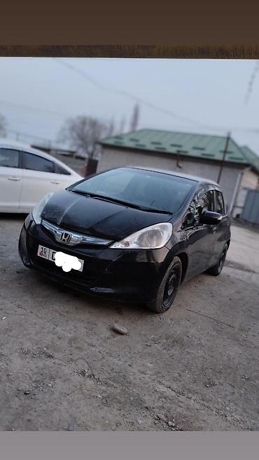 Honda: Honda Fit: 2013 г., 1.3 л, Вариатор, Бензин, Хэтчбэк — 4