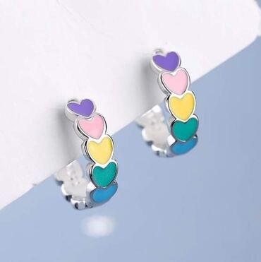 Minđuše: Mindjuše
Cena:900din — 10