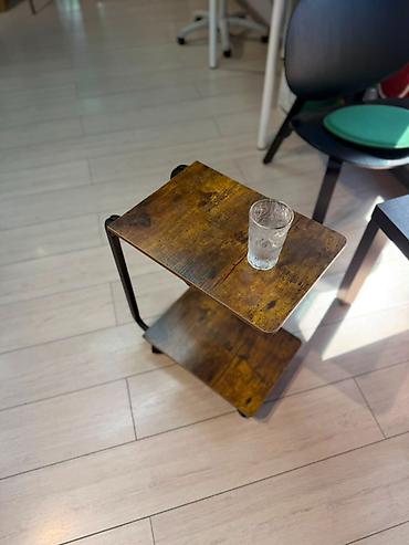study table: Компактный двухъярусный столик-этажерка на колёсиках. - Назначение — 3