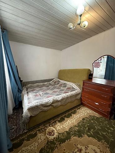 Продажа коттеджей и домов: 🏡 Продаётся угловой дом в Кызыл-Аскере. 🔹 Участок — 5 соток 🔹 Дом — 80 — 6