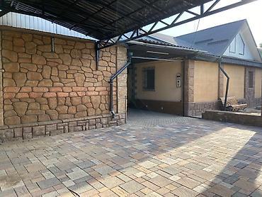 Продажа коттеджей и домов: Продается резиденция в районе «Ново-Покровка». 📕 18 соток участок по — 9