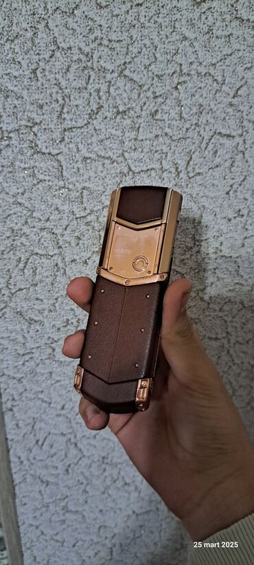 telefon a70: Vertu Signature Touch, < 2 GB Memory Capacity, rəng - Qızılı, Düyməli