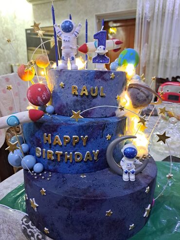 esger ucun tortlar: Mövzu: Kosmos temalı 3 mərtəbəli ad günü tortu Maket tort satilir 1