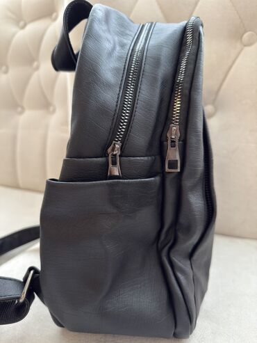 Çantalar: Qara dəri effektli günlük çanta/rüqsak - Material: yumşaq dəriyə — 4