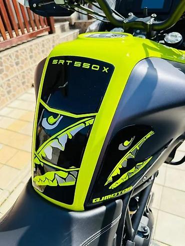 Delovi za motocikle: 3d stikeri qjmotor srt 550x tank pad - 2035 📌 opis: 3d stikeri - — 5