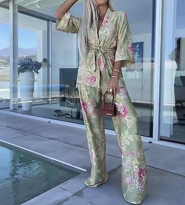 lavanda: Damski komplet – kimono bluza i široke pantalone sa cvetnim dezenom. - — 5