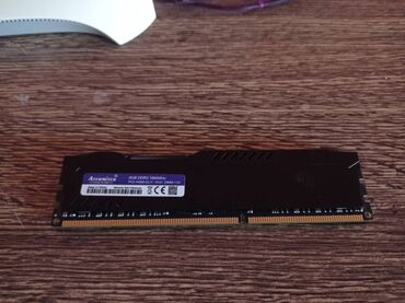 ddr 4 ram: Operativ yaddaş (RAM) Intel, 8 GB, 1600 Mhz, DDR3, PC üçün, İşlənmiş