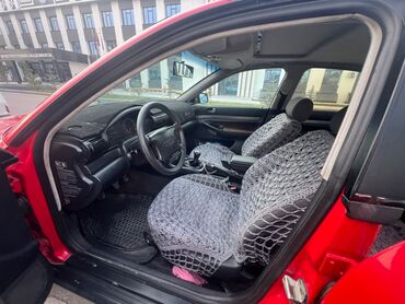 Audi: Audi A4: 1995 г., 1.8 л, Механика, Бензин, Седан — 16