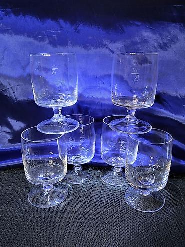 Čaše: Case za vino iz 80ih. Case ( kafanske) za vino,perketne,sve na njima — 4