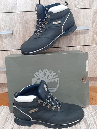 muške čizme za zimu: Timberland cipele 44 broj slabo nosene placene 14000 sto se vidi i na