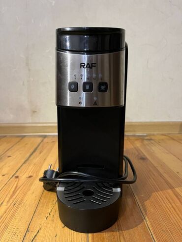 Техника для напитков: Новая кофеварка, использовалась один раз для проверки работы, в