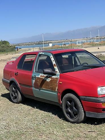 camry 2 2: Volkswagen Vento: 1992 г., 1.8 л, Механика, Бензин, Седан — 6