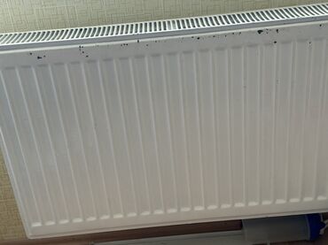 Radiatorlar: 4 ədəd paneı radiator, ölçuləri 80/50 umvan suraxanı bazarın yanı