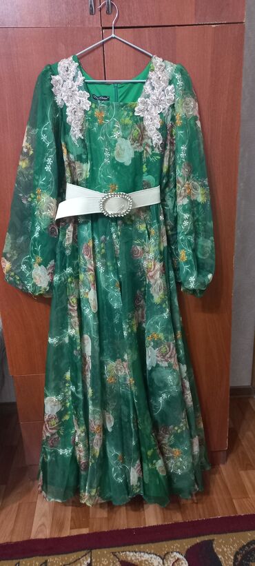 платье зеленое: Продаю платье Турция.
Размер 44 46 48. Цена 5 тысяч сом