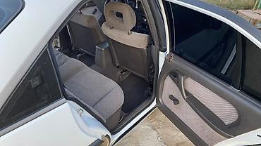 Opel: Opel Omega: 1989 г., 2.4 л, Автомат, Бензин, Седан — 4