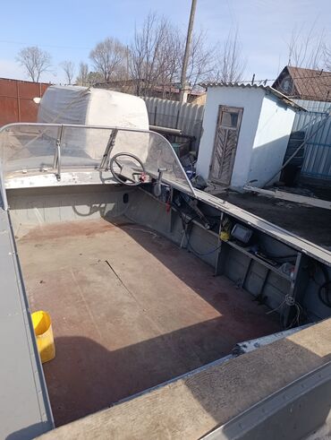 Водный транспорт: Продается лодка: прогресс 4м, на рулевом управлении, в отличном — 8