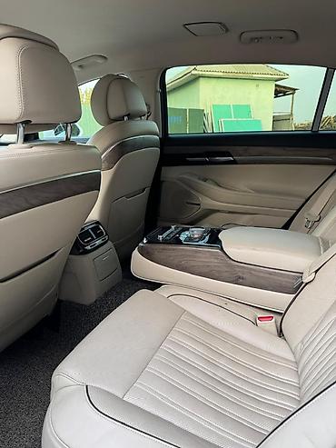 Другие автомобили: Белый представительский седан бизнес-класса. Кузов и дизайн: - — 22