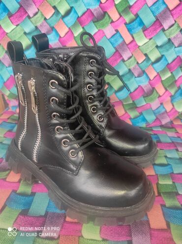 crne japanke: Ankle boots, Size - 28