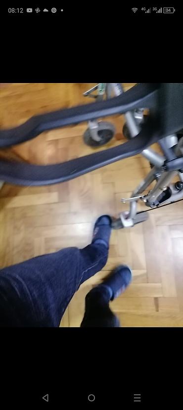 Hodalice, štake, štapovi za hodanje, kolica za hodanje: Stolica pokretna odlična

Mirjevo — 14