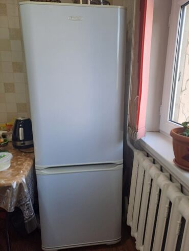 фризер аппарат для мороженого ош: Холодильник Biryusa, Б/у, Двухкамерный, 170 *