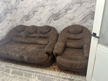 2 ярус кровать: Комплект мягкой мебели: диван + 2 кресла в коричневой обивке