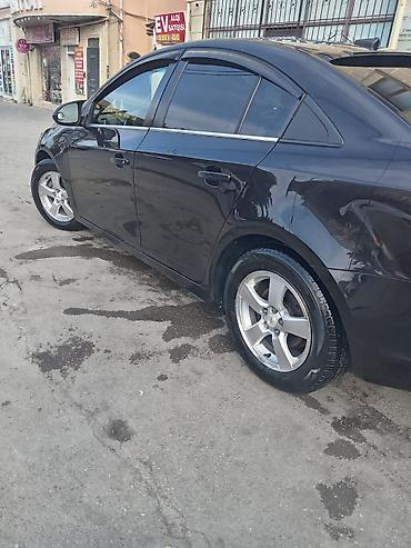 Chevrolet: Chevrolet Cruze: 1.4 l | 2011 il 341790 km Sedan — 15