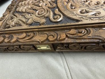 Nərdlər: Nərdi oynamağı sevənlər üçün hədiyyəlik Əl işi olan, üzərində oyma — 11