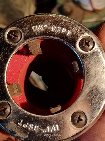 клуп: Клуппы трубный набор с трещоткой 3/8"- 1 1/4". Набор включает 5 — 6