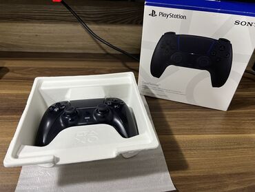 PS5 (Sony PlayStation 5): Ps5 Dualsense Satılır. Qara rəngdə çox az işlənmiş vəziyyətdə ps5