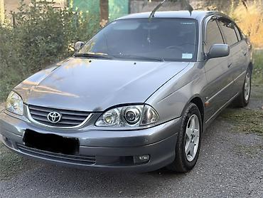 левый крыло: Toyota Avensis: 2002 г., 1.6 л, Механика, Бензин, Седан — 2
