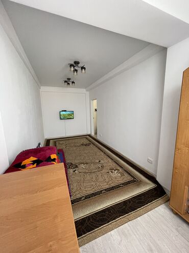 3х комнатную квартиру: 2 комнаты, 47 м², Индивидуалка, 2 этаж, Евроремонт