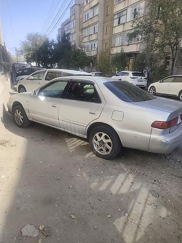 jeep compas: Toyota Camry: 2000 г., 2.2 л, Автомат, Газ, Седан — 1