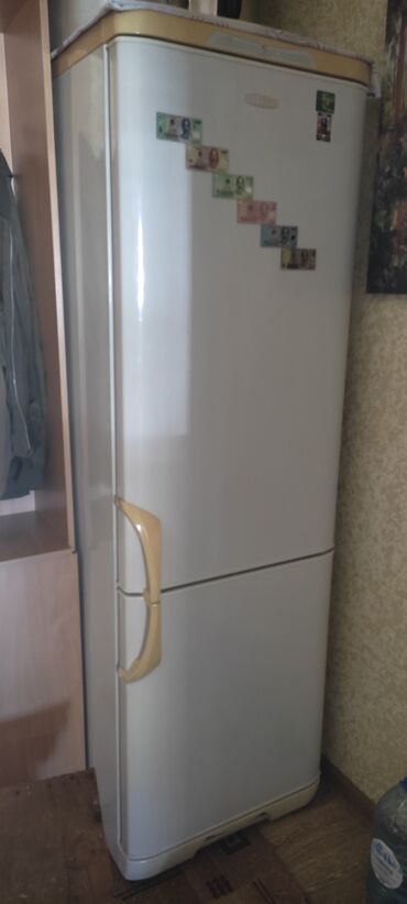 холодильник прадаю: Холодильник Biryusa, Б/у, Двухкамерный, De frost (капельный), 65 * 190 * 65