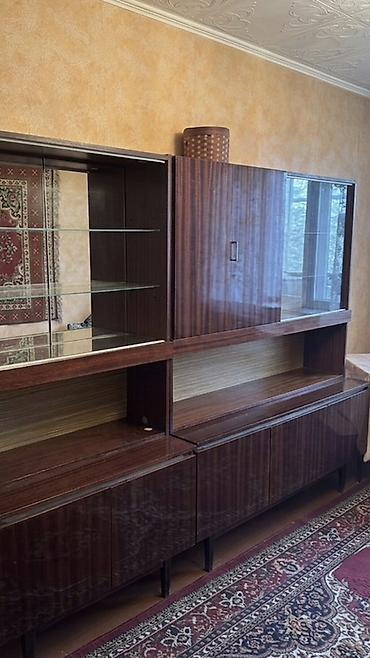 шкафты для посуды: Срочно продается стенкадля посуды и всей мелочи бытовой,из дерева — 2