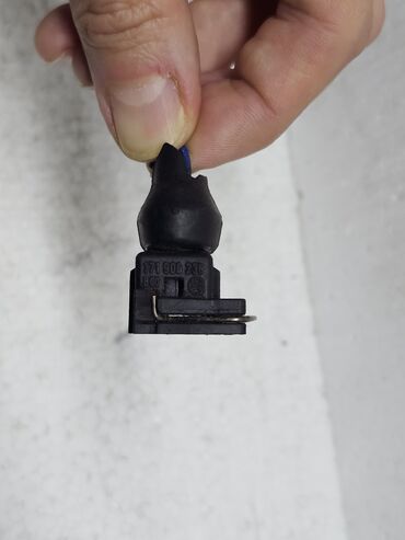 Датчики, сенсоры, предохранители: Расходомер Opel 1995 г., Б/у, Оригинал, Германия — 4