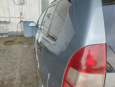 Mitsubishi: Mitsubishi Space Star: 2001 г., 1.6 л, Механика, Бензин, Хэтчбэк — 8