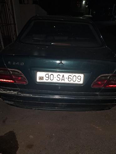 mersedes b: Mercedes-Benz E 240: 2.4 l | 2000 il Sedan — 4