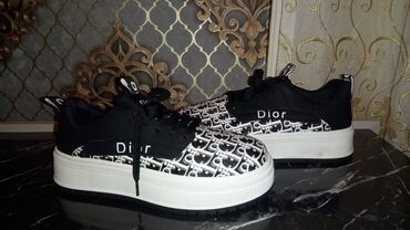 Krossovka ve ketlər: Dior, Ölçü: 39, rəng - Qara, Yeni