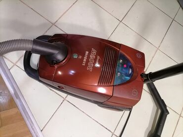 iphone 9: Usisivač SAMSUNG 2000 w na papirnu kesu. Odličan
 Mirjevo