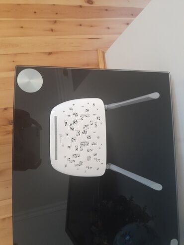 Modemlər və şəbəkə avadanlıqları: Salam modemdir təcili satıram almışam 112 azn teze işlək — 12