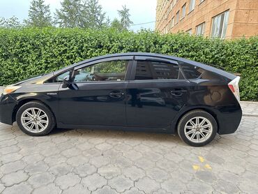 Toyota: Toyota Prius: 2015 г., 1.8 л, Гибрид