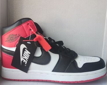 размер 44 45: В наличии только 1 пара, 40 размер. Кросовки Nike Air Jordan 1 High