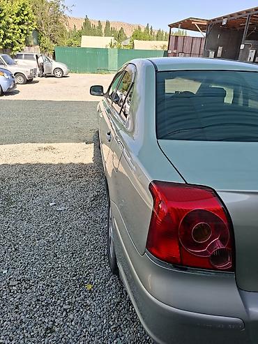 рул: Toyota Avensis: 2004 г., 2 л, Автомат, Седан — 10
