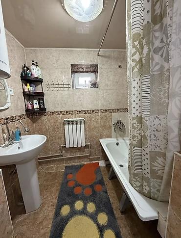 Продажа коттеджей и домов: ‼️Продается двухэтажный дом в г.Шопоков(Сокулукский район). Дом — 17