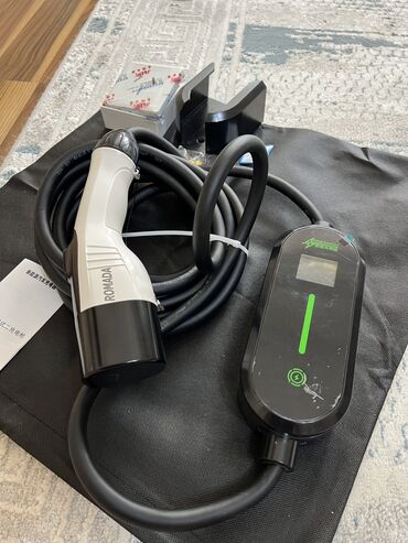 Avtomobil akkumulator zaryadkalari: GB/T AC. Changan A05 ucun masinin ustunde gelib.Dasina bilen adapter