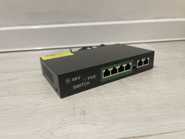 Видеонаблюдение: POE switch хаб на 4 устройства с двумя портами uplink