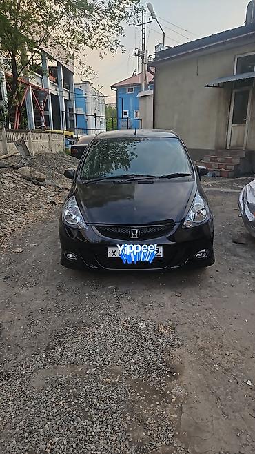 Частная аренда авто: Хонда фит аренда. залог 7000сом паспорт, 23жаштан жогору права стаж — 8